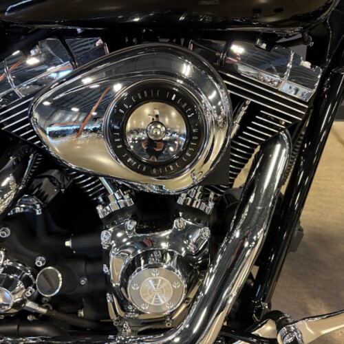 FXDC 2012 Super Glide® Custom thumb 3