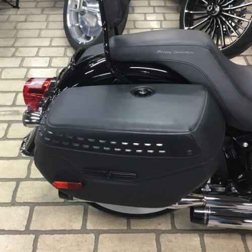 2019 Harley-Davidson® Heritage Classic Vivid Black thumb 1