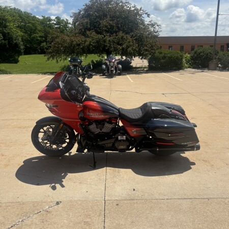 2026 Harley-Davidson® CVO Road Glide ST Citrus Heat Re-Entry thumb 0