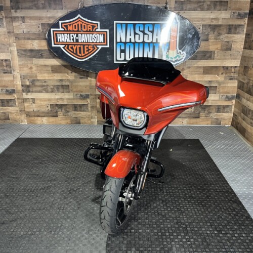 2025 Harley-Davidson<sup>®</sup> Street Glide® Whiskey Firestorm - Black Finish thumb 3