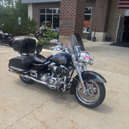 2008 CVO Road King thumb 3