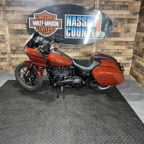 2024 Harley-Davidson<sup>®</sup> Low Rider<sup>®</sup> ST Red Rock thumb 2