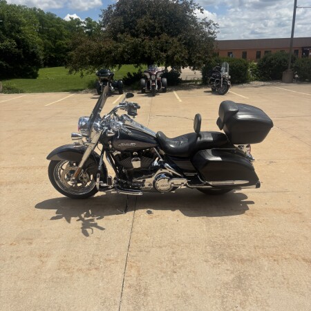 2008 CVO Road King thumb 0