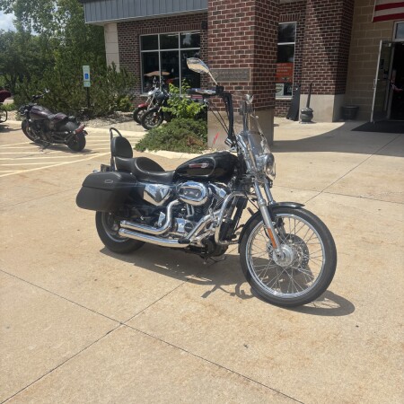 2009 Sportster 1200 Custom Vivid Black thumb 3
