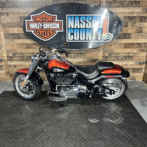 2025 Harley-Davidson<sup>®</sup> Fat Boy® Whiskey Fire / Vivid Black thumb 2