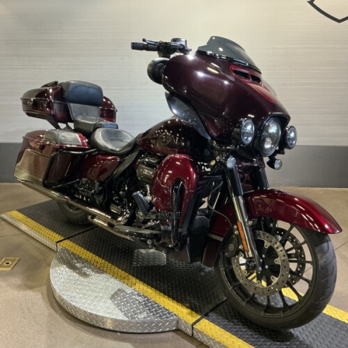 FLHXSE 2019 CVO™ Street Glide® thumb 3