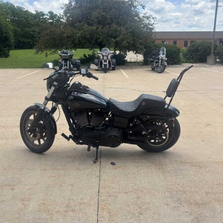 2017 Harley-Davidson® Low Rider® S Vivid Black thumb 0