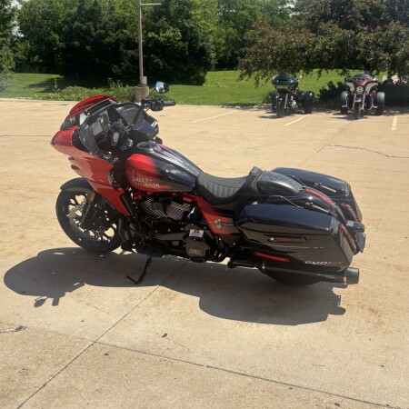 2026 Harley-Davidson® CVO Road Glide ST Citrus Heat Re-Entry thumb 1