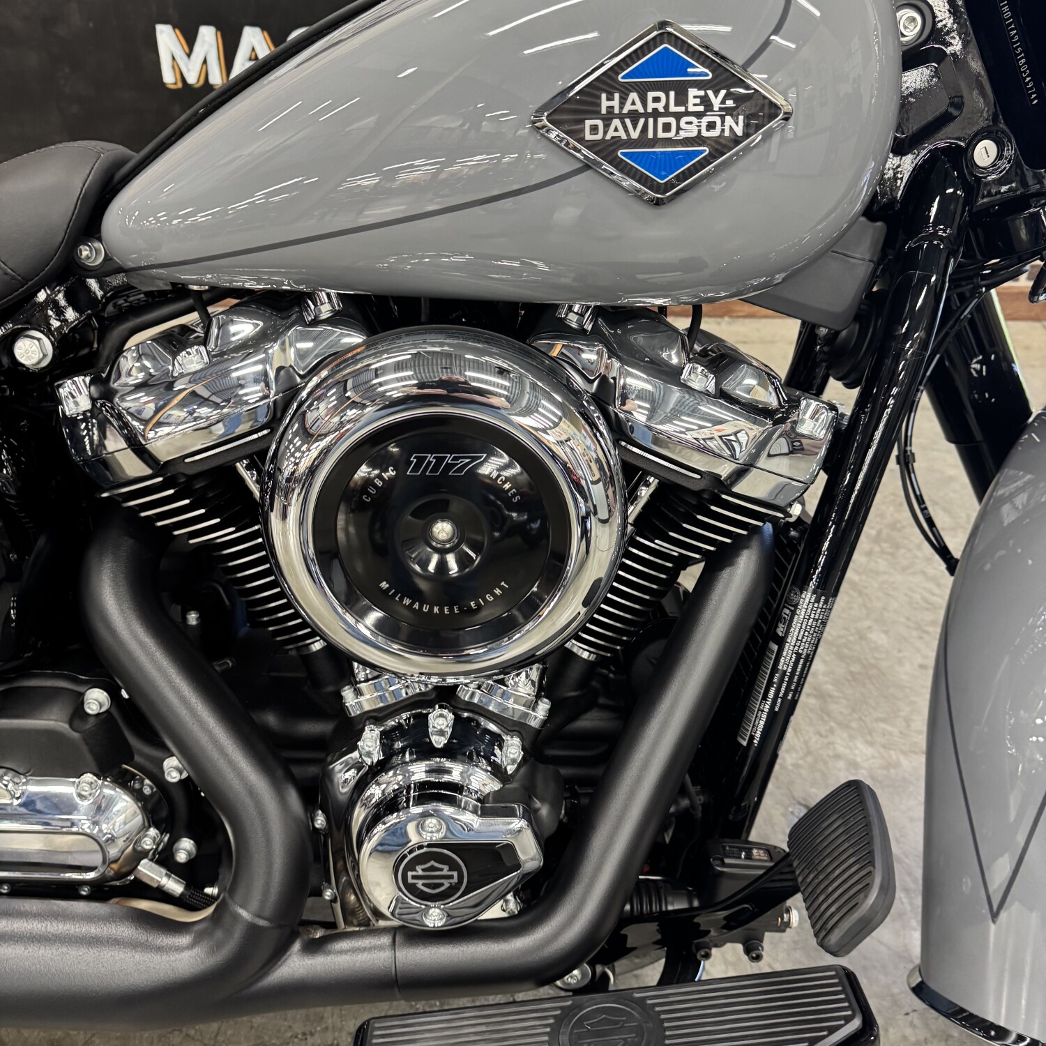 2026 Harley-Davidson® Heritage Classic® FLHC, photo 2