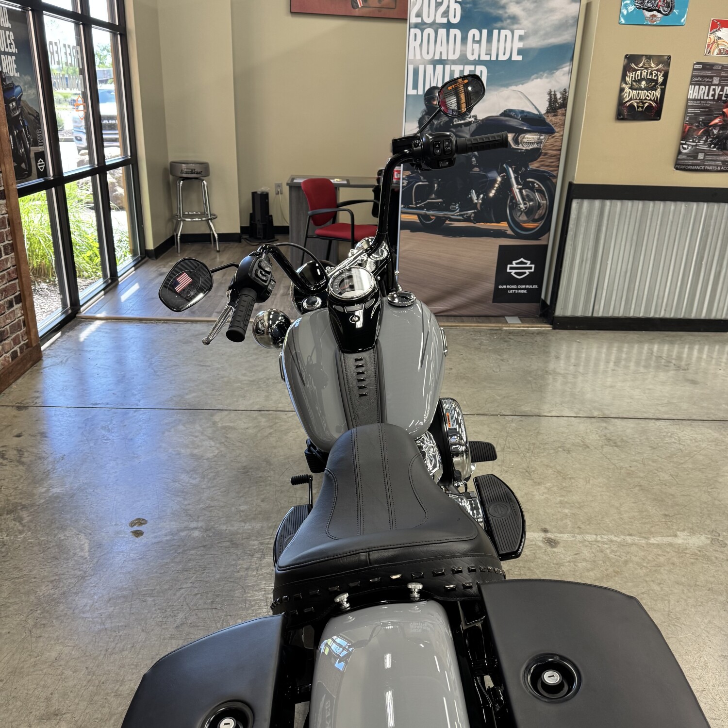 2026 Harley-Davidson® Heritage Classic® FLHC, photo 3