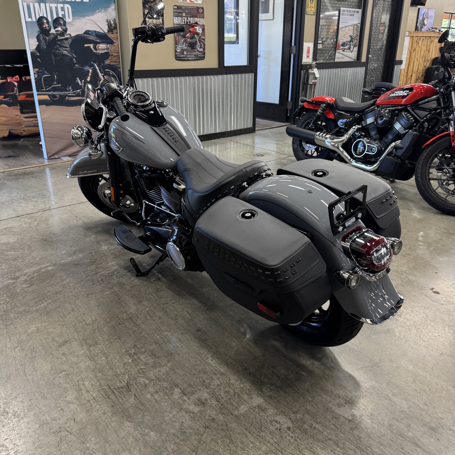 2026 Harley-Davidson® Heritage Classic® FLHC, photo 9