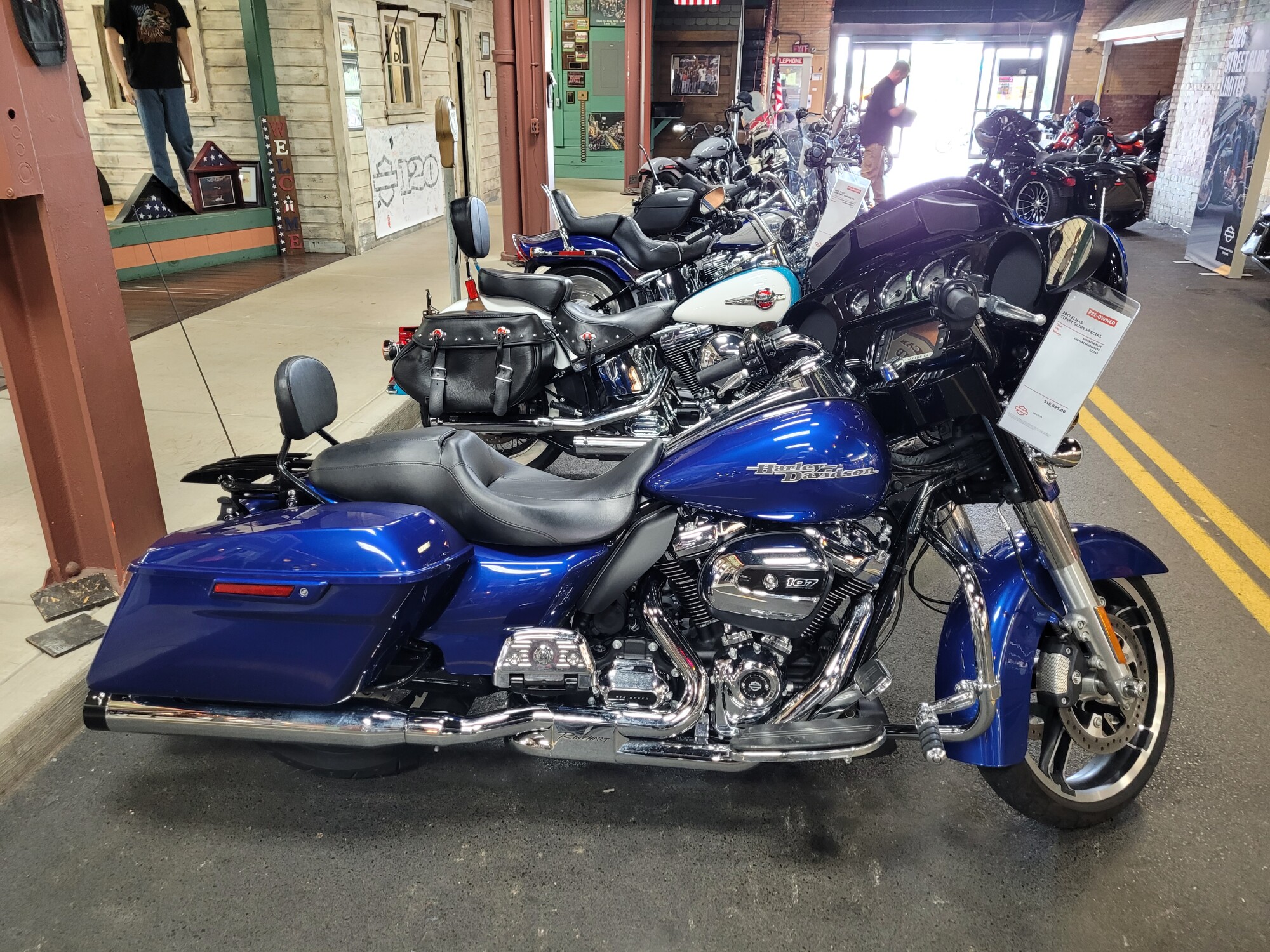 2017 Harley-Davidson® Street Glide® Special Superior Blue