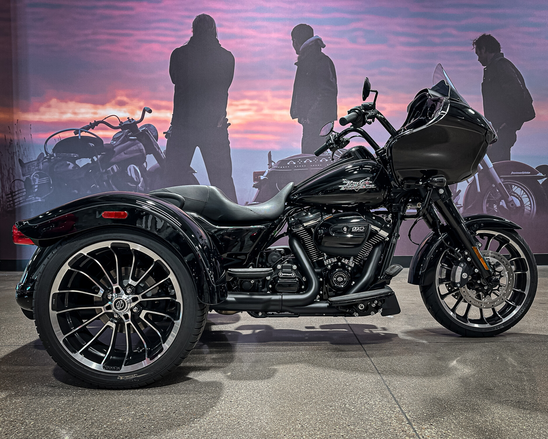2025 Harley-Davidson® Road Glide® 3 Vivid Black | Zion Harley-Davidson