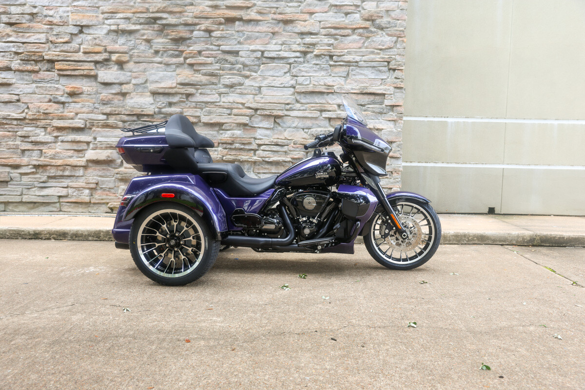 2026 Harley-Davidson® Street Glide 3 Limited Purple Abyss / Vivid Black Black Trim