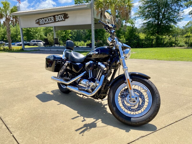 2017 Harley-Davidson 1200 Custom Vivid Black
