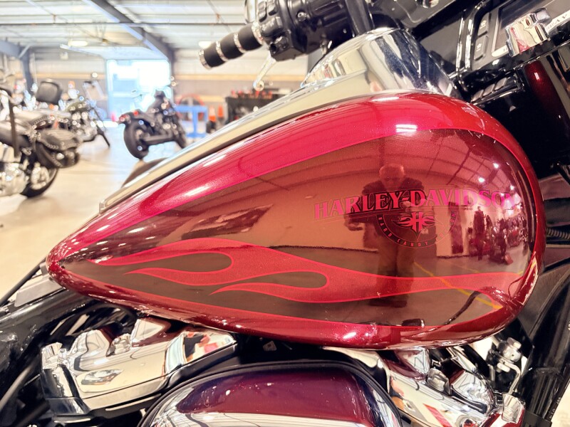 2017 FLHXS Harley-Davidson® Street Glide® Special Velocity Red Sunglo