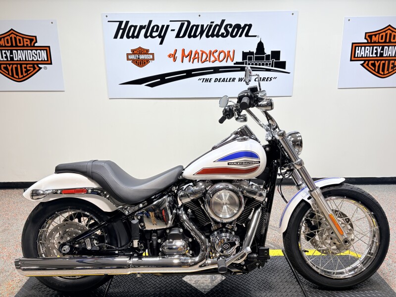 2026 FXD Harley-Davidson® Super Glide® White Onyx Pearl