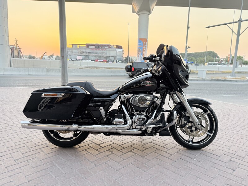2024 Harley-Davidson® Street Glide® Vivid Black