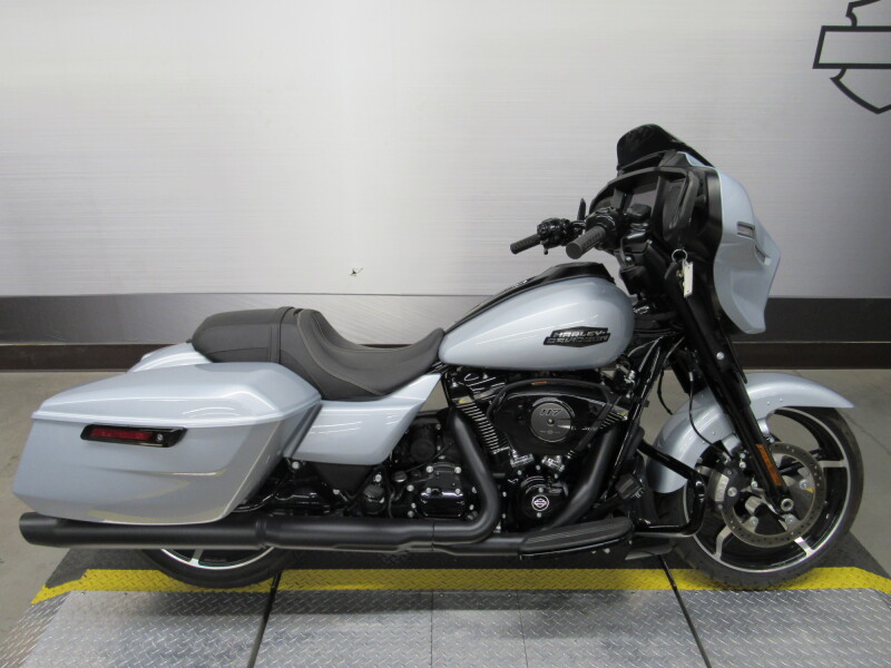FLHX 2024 Street Glide®