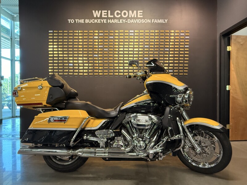 2012 Harley-Davidson® CVO™ Ultra Classic® Electra Glide® Crystal Citron & Diamond Dust with Big City