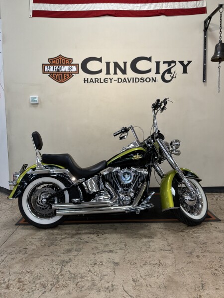  2011 Softail® Deluxe