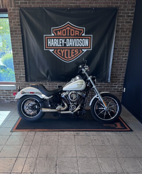 2018 Harley-Davidson® Low Rider® Bonneville Salt Pearl