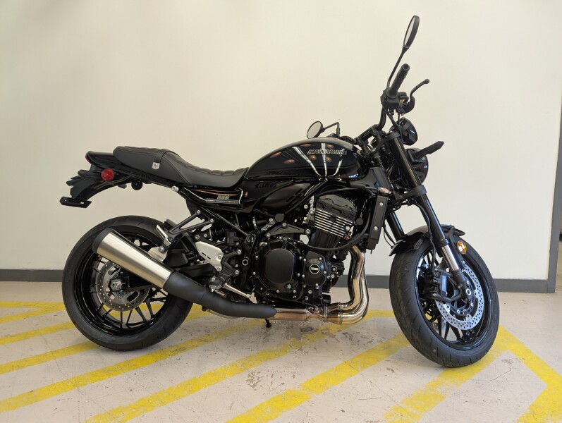 2026 Kawasaki Z900RS - Ebony