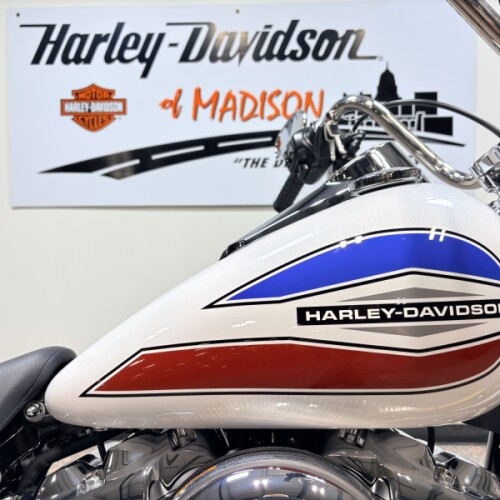 2026 FXD Harley-Davidson® Super Glide® White Onyx Pearl thumb 2