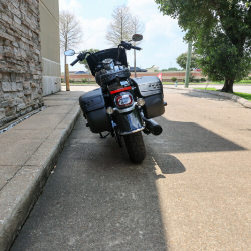 2025 Harley-Davidson® Heritage Classic FLHC thumb 0