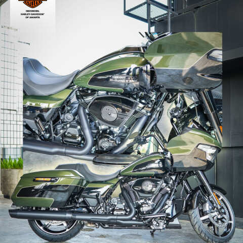 2026 Harley-Davidson® Road Glide™ Olive Steel Metallic / Vivid Black Black Trim thumb 2