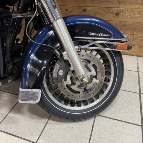 2012 Harley-Davidson® Electra Glide® Ultra Limited Big Blue Pearl/Vivid Black FLHTCU thumb 1