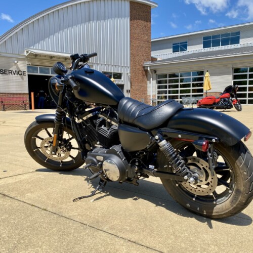 2022 Harley-Davidson Iron 883 Black Denim thumb 2