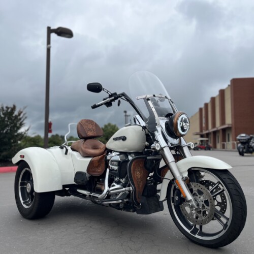2019 Harley-Davidson® FLRT Freewheeler® Bonneville Salt Pearl 859136 thumb 3