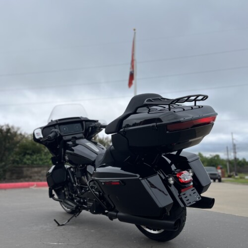 2026 Harley-Davidson® FLHXL Street Glide Limited Vivid Black thumb 0