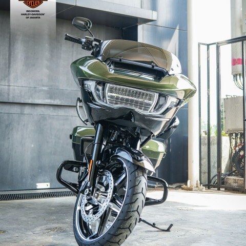 2026 Harley-Davidson® Road Glide™ Olive Steel Metallic / Vivid Black Black Trim thumb 0