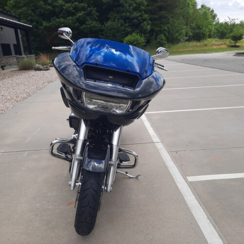 2026 Harley-Davidson® Road Glide® Liberty Edition  Midnight Ember thumb 2