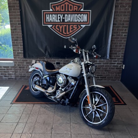 2018 Harley-Davidson® Low Rider® Bonneville Salt Pearl thumb 3