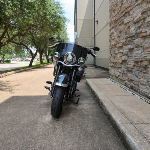 2025 Harley-Davidson® Heritage Classic FLHC thumb 1