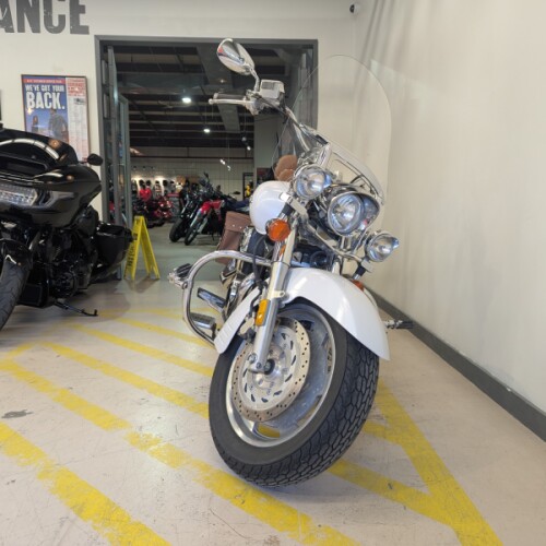 2008 Honda VTX1300R8 - Pearl White (Chrome Trim) thumb 2