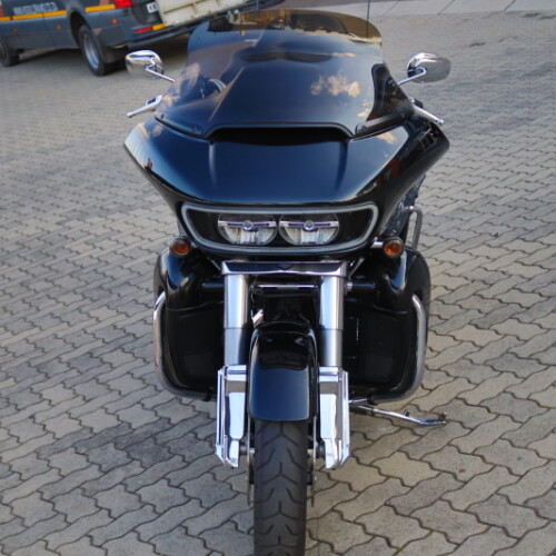 2017 Harley-Davidson® Road Glide® Ultra Black Quartz thumb 2