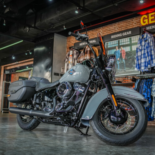 2025 Harley-Davidson® Heritage Classic Billiard Gray w/Laced Wheels thumb 0