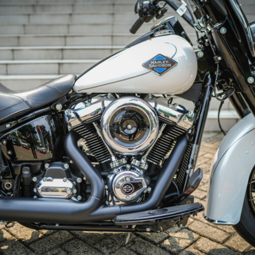 2025 Harley-Davidson® Heritage Classic White Onyx w/Laced Wheels thumb 2