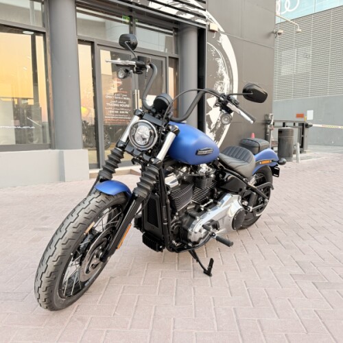 2026 Harley-Davidson® Street Bob® Aurora Blue Denim Chrome Laced Wheels thumb 0
