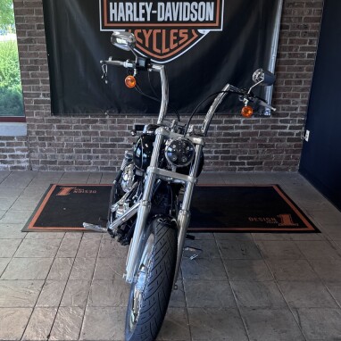 2013 Harley-Davidson® Super Glide® Custom Vivid Black thumb 2