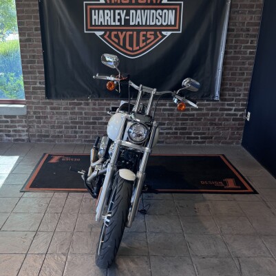 2018 Harley-Davidson® Low Rider® Bonneville Salt Pearl thumb 2