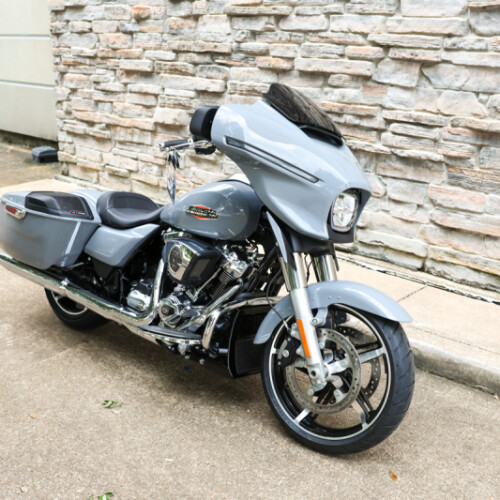 2026 Harley-Davidson® Street Glide® FLHX thumb 3