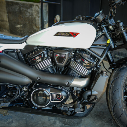 2026 Harley-Davidson® Sportster™ S White Onyx Pearl Black Trim thumb 2