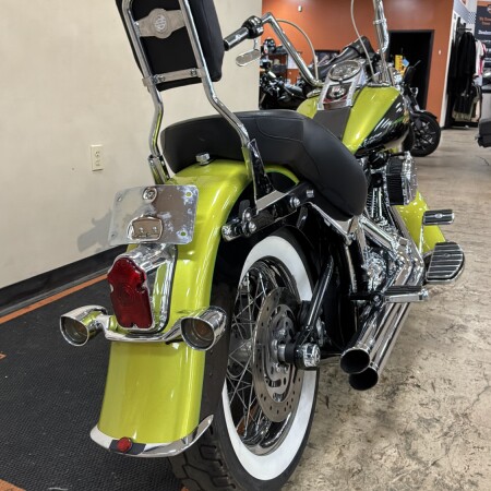  2011 Softail® Deluxe thumb 1