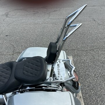 2015 Harley-Davidson® Road King® Classic BRIL SLVR/V BLK W/ PINSTRIP thumb 1