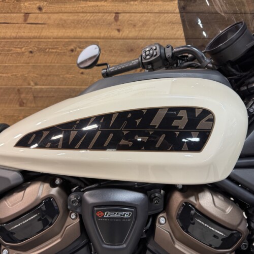 2022 Harley-Davidson® Sportster® S White Sand Pearl RH1250S thumb 3